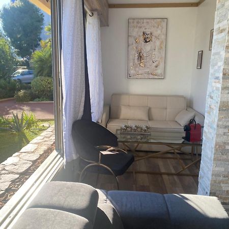 Appartement Confortable, Petite Vue Mer Et Piscine Cassis Bagian luar foto
